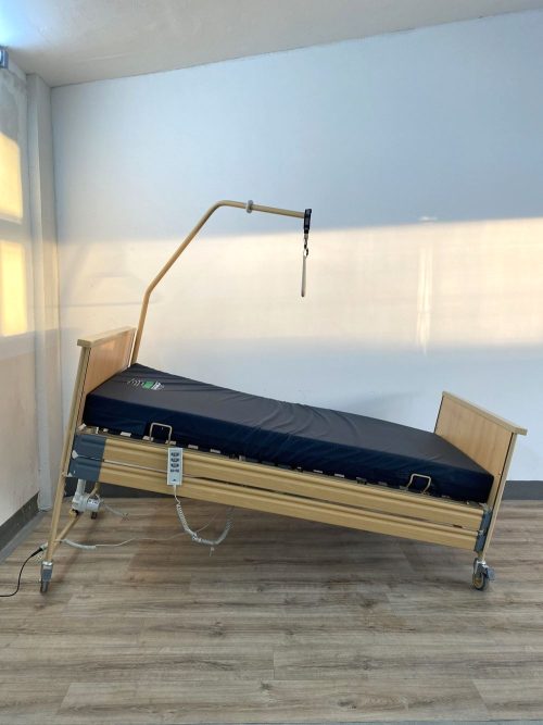 Elektromos betegágy döntött fekvőfelülettel