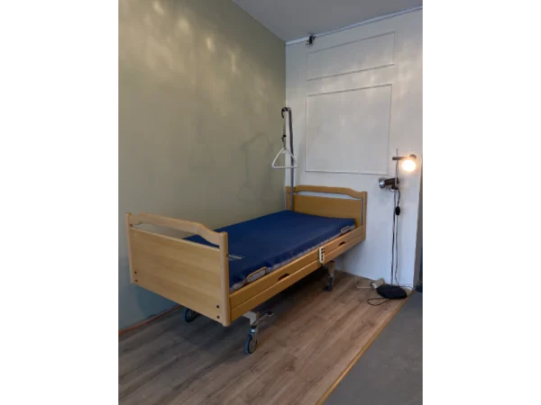 3 funkciós ápolási ágy időseknek vagy mozgásukban korlátozott személyeknek.