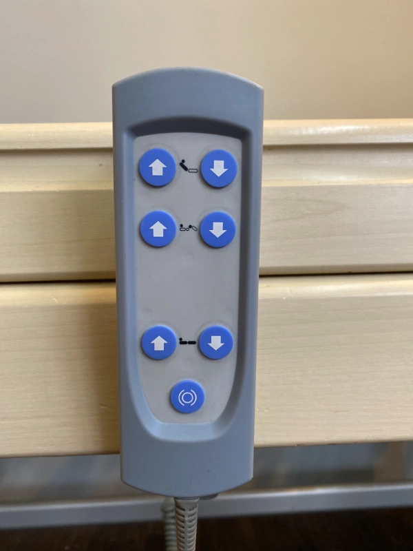 Hatgombos ergonomikus távirányító ápolási ágy vezérléséhez.