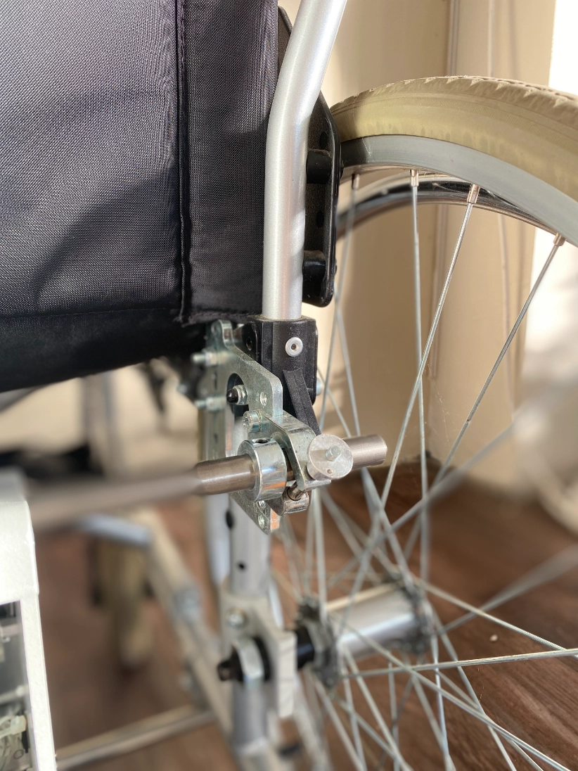 Innovatív szerkezet, egyszerű, stabil felhelyezés.