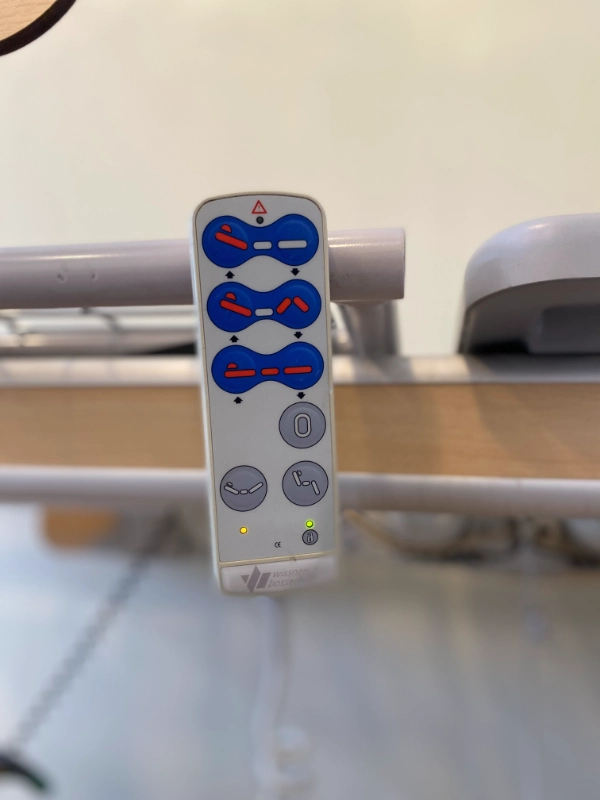 Wissner-Bosserhoff betegágy ergonomikus kézi vezérlő gombokkal