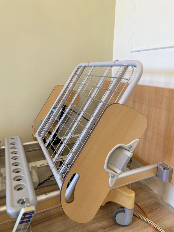Wissner-Bosserhoff betegágy ergonomikus oldalkorlát közelről